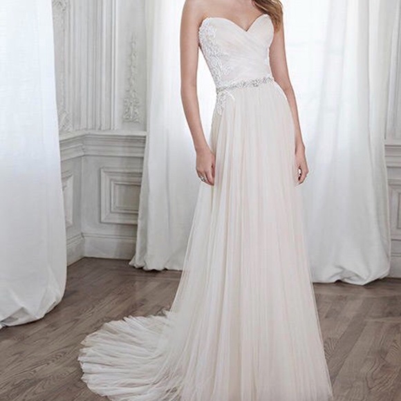 Brand New Maggie Sottero Wedding Gown - Picture 1 of 8